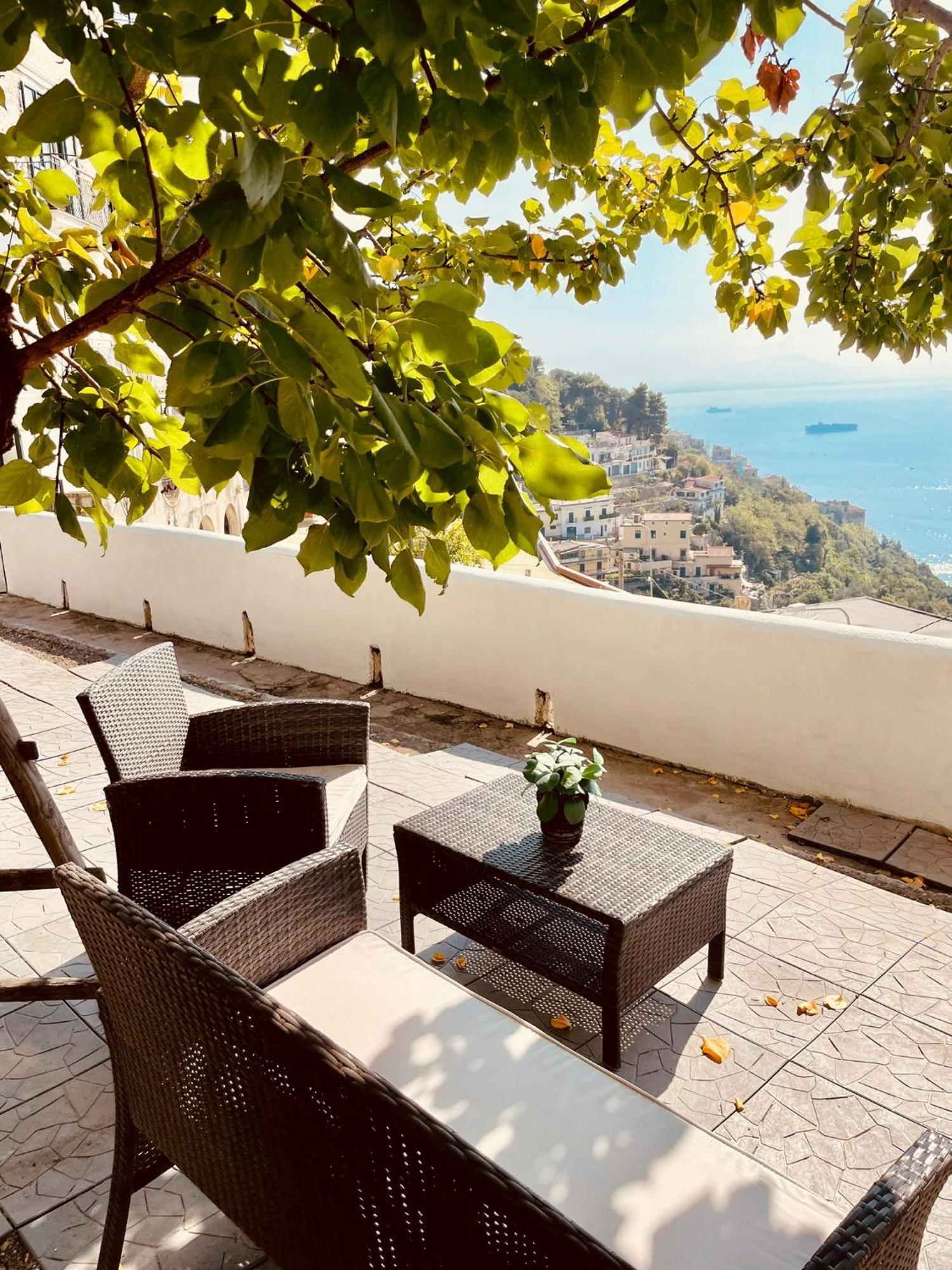 Borgo Virginia - Sea View In Amalfi Coast Lejlighed Vietri Eksteriør billede