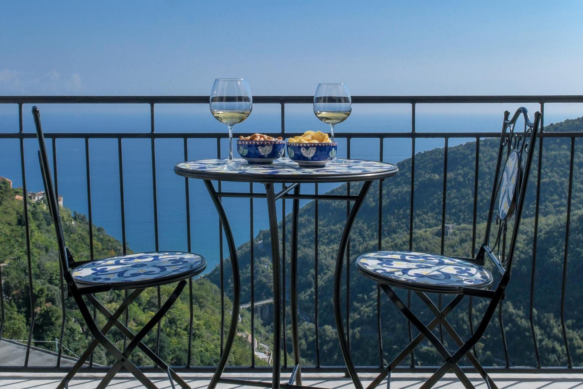 Borgo Virginia - Sea View In Amalfi Coast Lejlighed Vietri Eksteriør billede