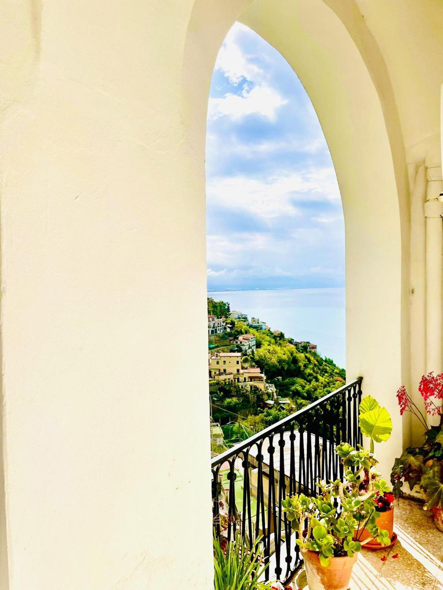 Borgo Virginia - Sea View In Amalfi Coast Lejlighed Vietri Eksteriør billede
